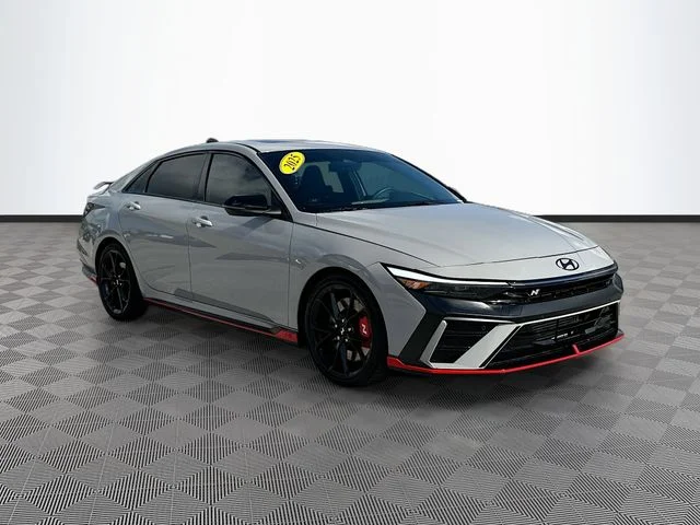 Used 2025 Gray Hyundai Base image 3