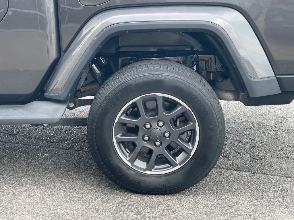 Certified Used 2020 Granite Crystal Metallic Clearcoat Jeep Overland image 36