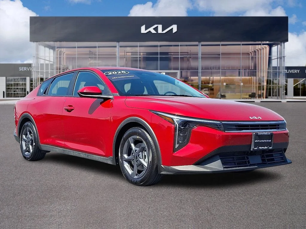 2025 Kia K4 LXS AT's photo