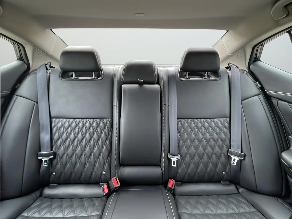 Used 2023 Black Nissan Platinum image 40
