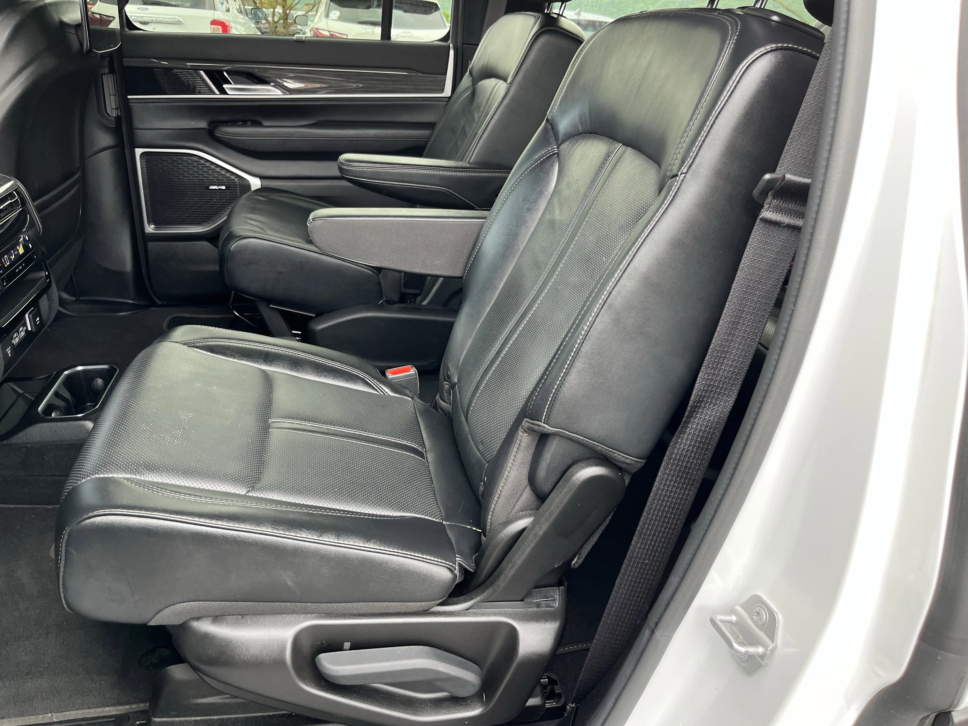 Used 2022 Bright White Clearcoat Jeep Series III image 19