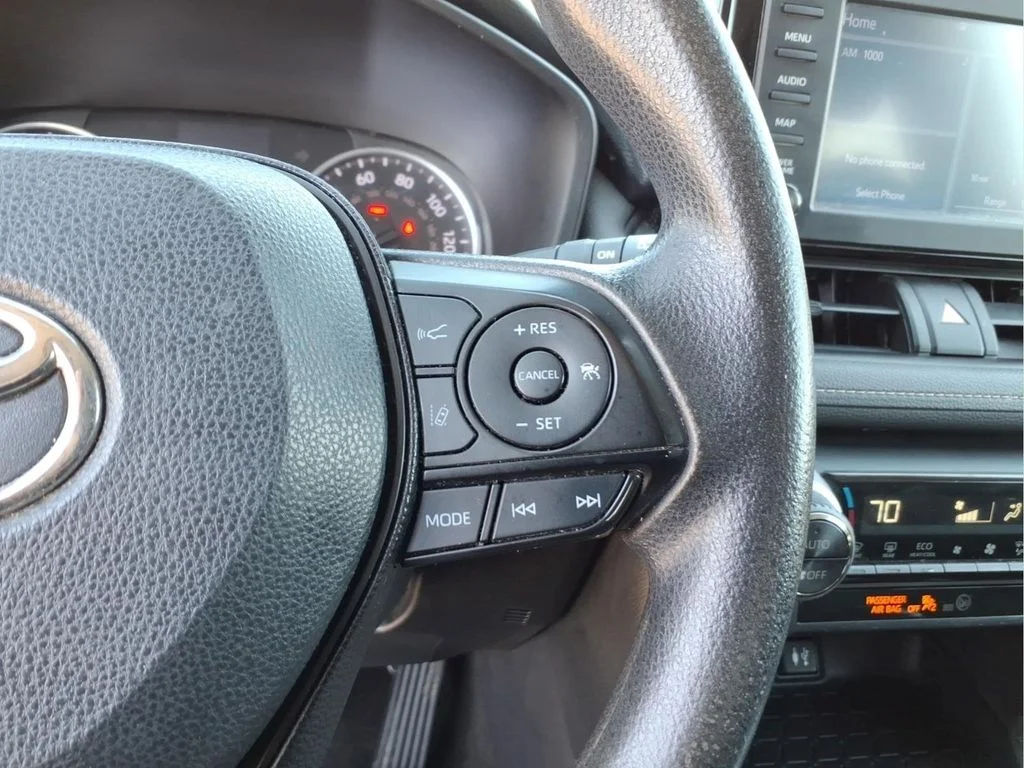 Used 2019 Silver Toyota XLE image 20