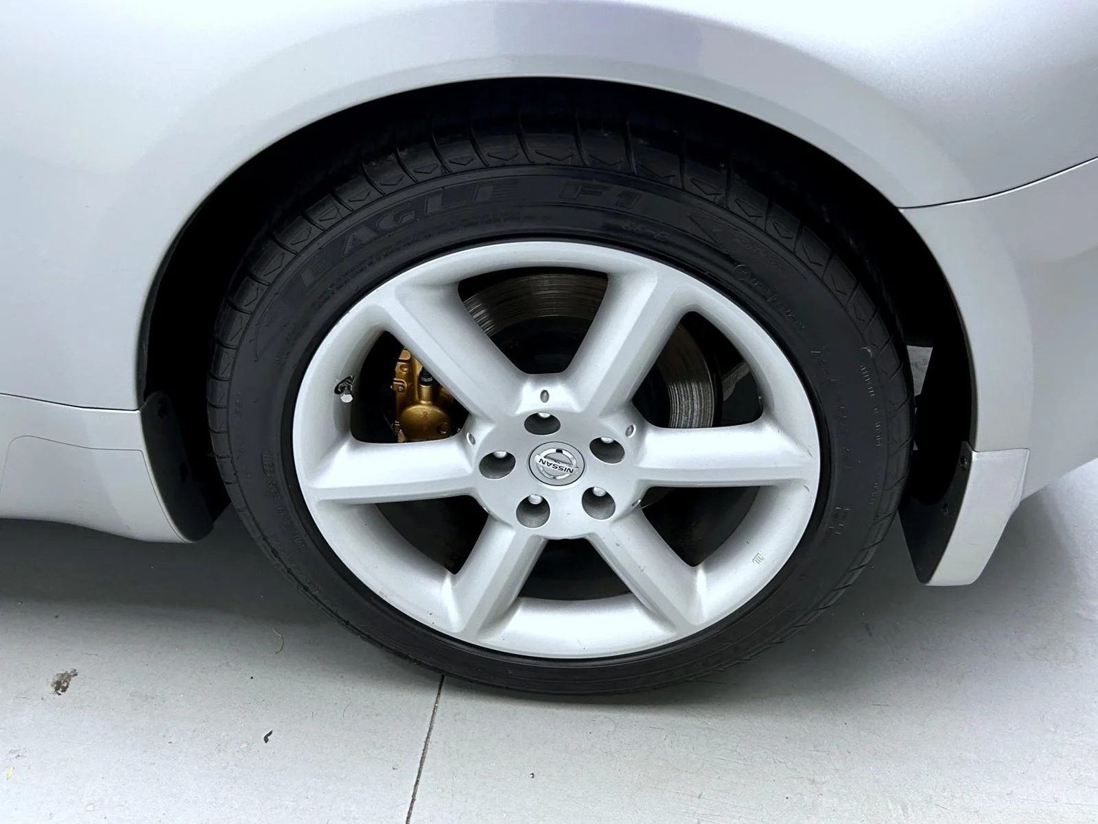 Used 2005 Silver Nissan Grand Touring image 18