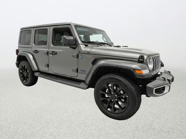 Used 2025 Gray Jeep Sahara 4xe image 25