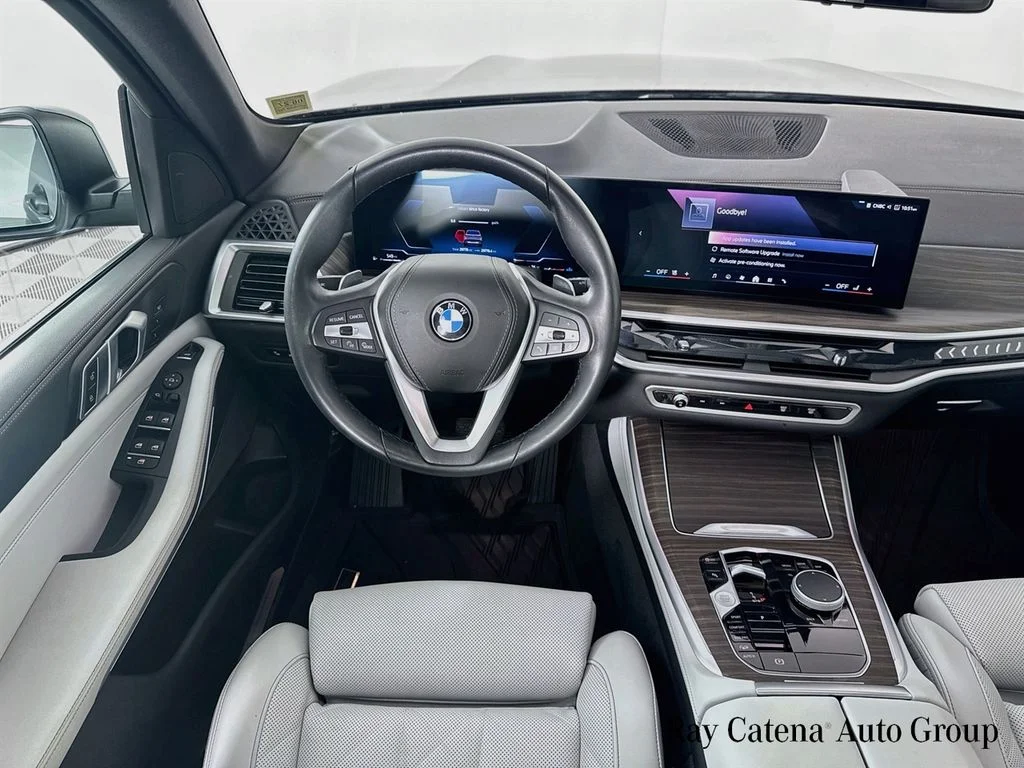 Used 2024 Gray BMW xDrive40i image 23