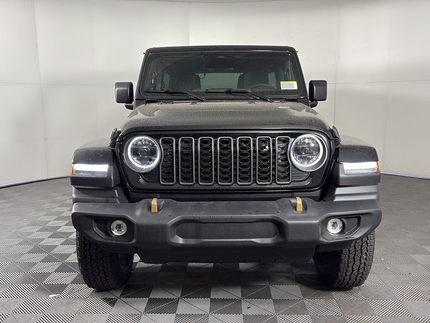 New 2026 Black Clear-Coat Exterior Paint Jeep 85th Anniversary image 3