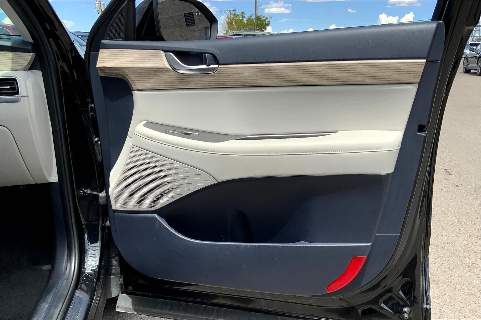 Used 2022 Abyss Black Pearl Hyundai SEL image 23