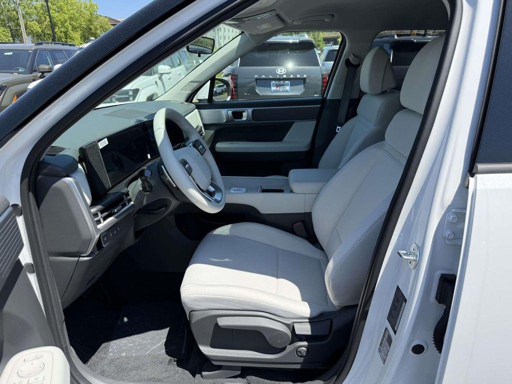 New 2026 White Hyundai SE image 13