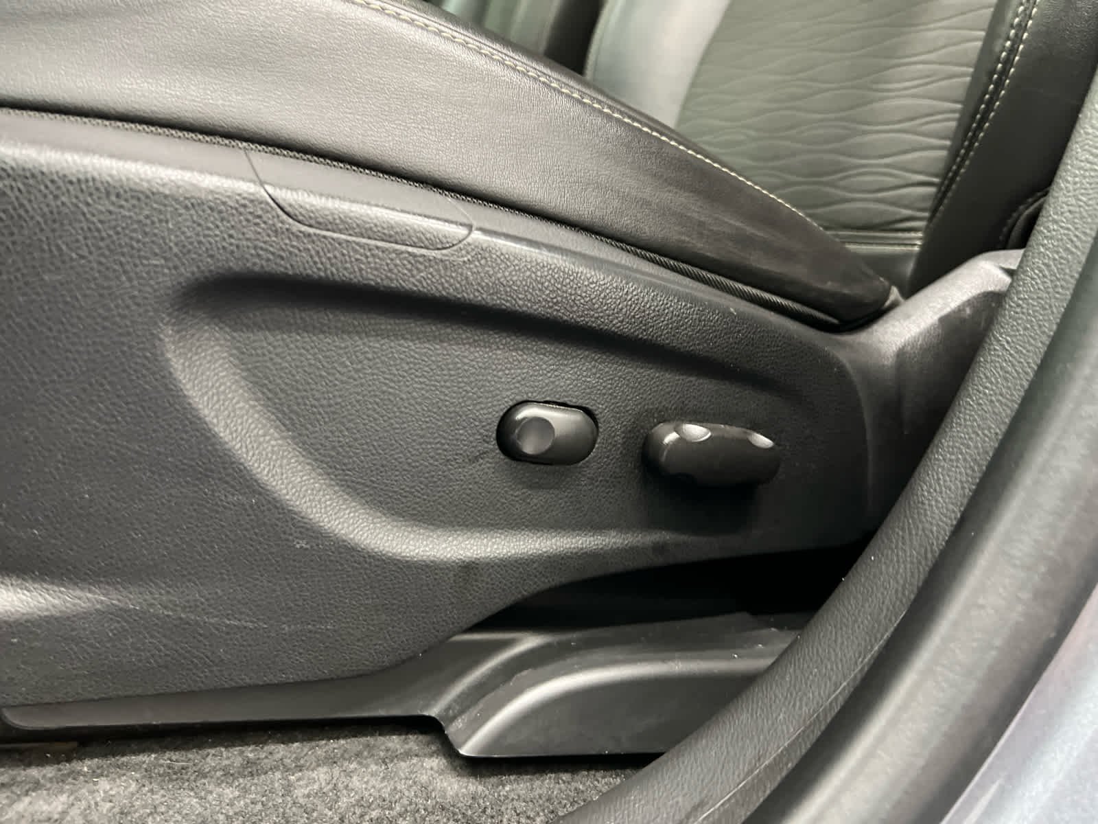 Used 2015 Satin Steel Gray Metallic Buick Convenience image 10