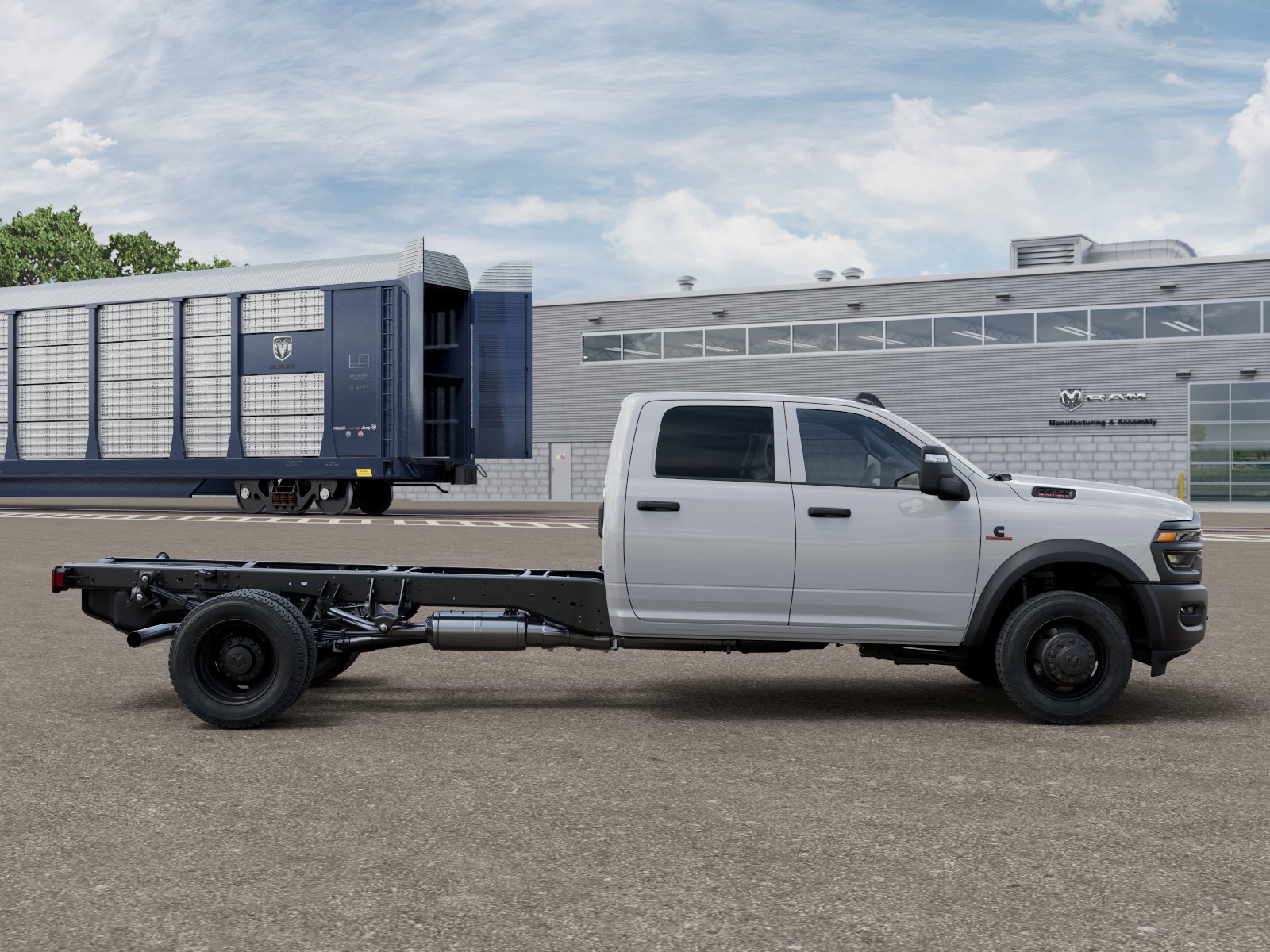 New 2026 Bright White Clear-Coat Exterior Paint RAM Tradesman image 12