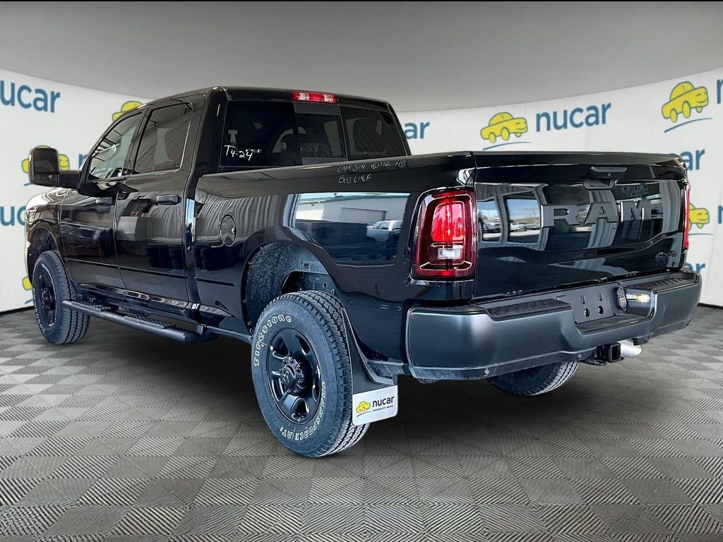 New 2026 Diamond Black Crystal Pearl-Coat Exterior Paint RAM Tradesman image 5