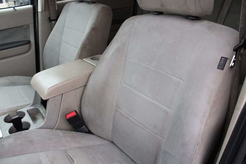 Used 2010 Black Ford XLT image 4