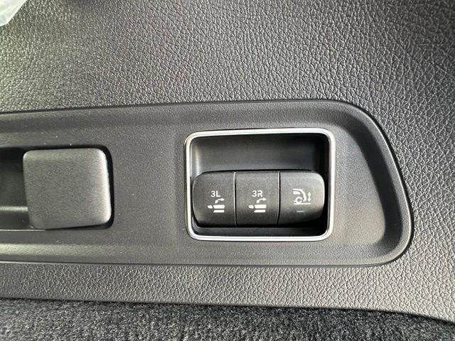 New 2026 MANUFAKTUR Moonlight White Magno Mercedes-Benz GLS 450 image 39