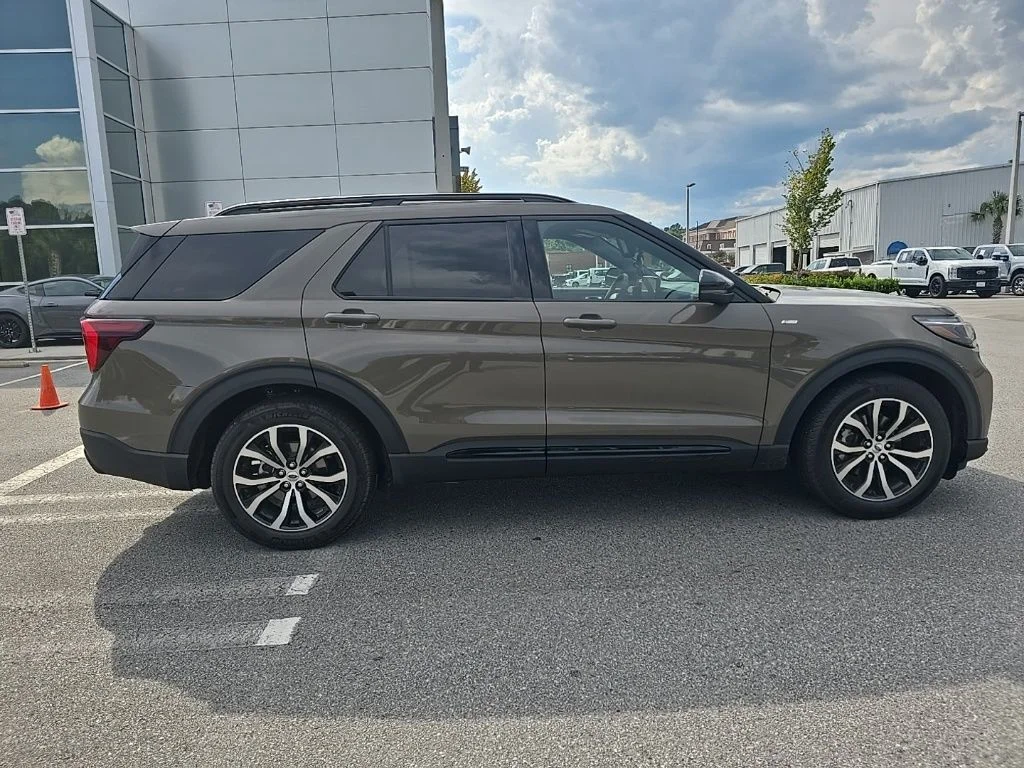 Used 2026 Gray Ford ST-Line image 10