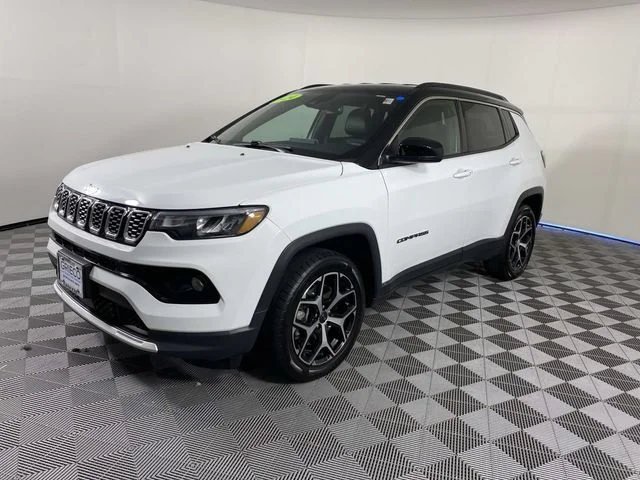 Used 2024 White Jeep Limited image 4