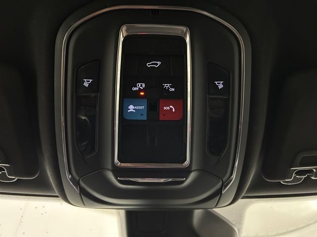 Used 2024 White Jeep Altitude image 29