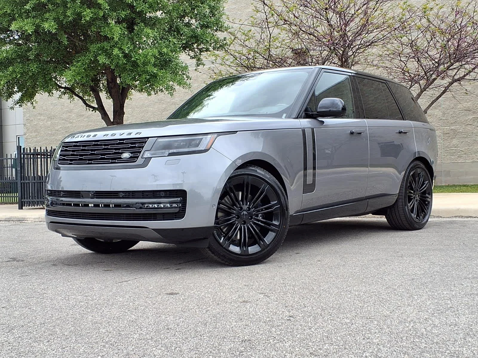 2026 Land Rover Range Rover 3.0 SE SWB's photo