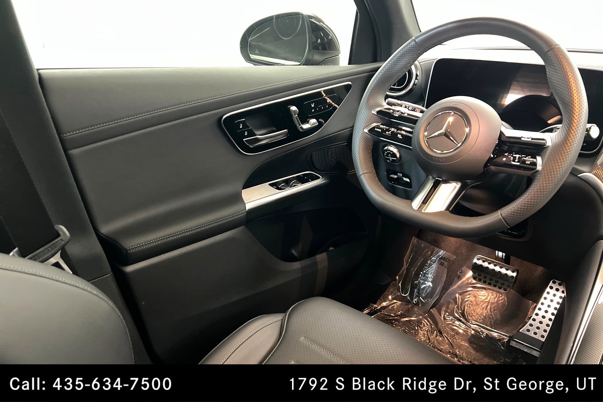 Certified Used 2026 Black Mercedes-Benz GLC 300 image 12