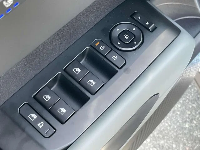 New 2027 White Kia X-Line SX Prestige image 24