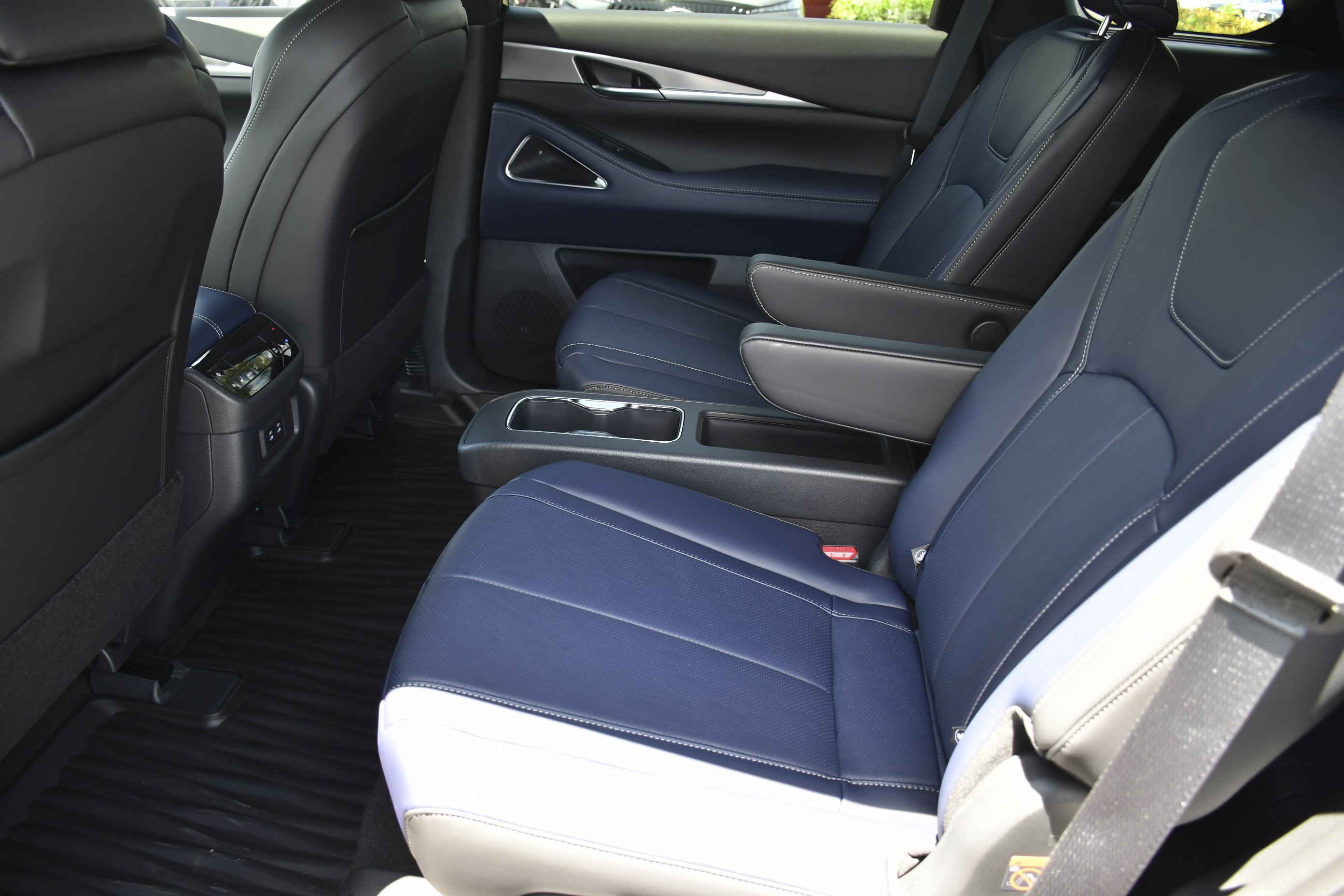 New 2027 MINERAL BLACK INFINITI Sport AWD image 26