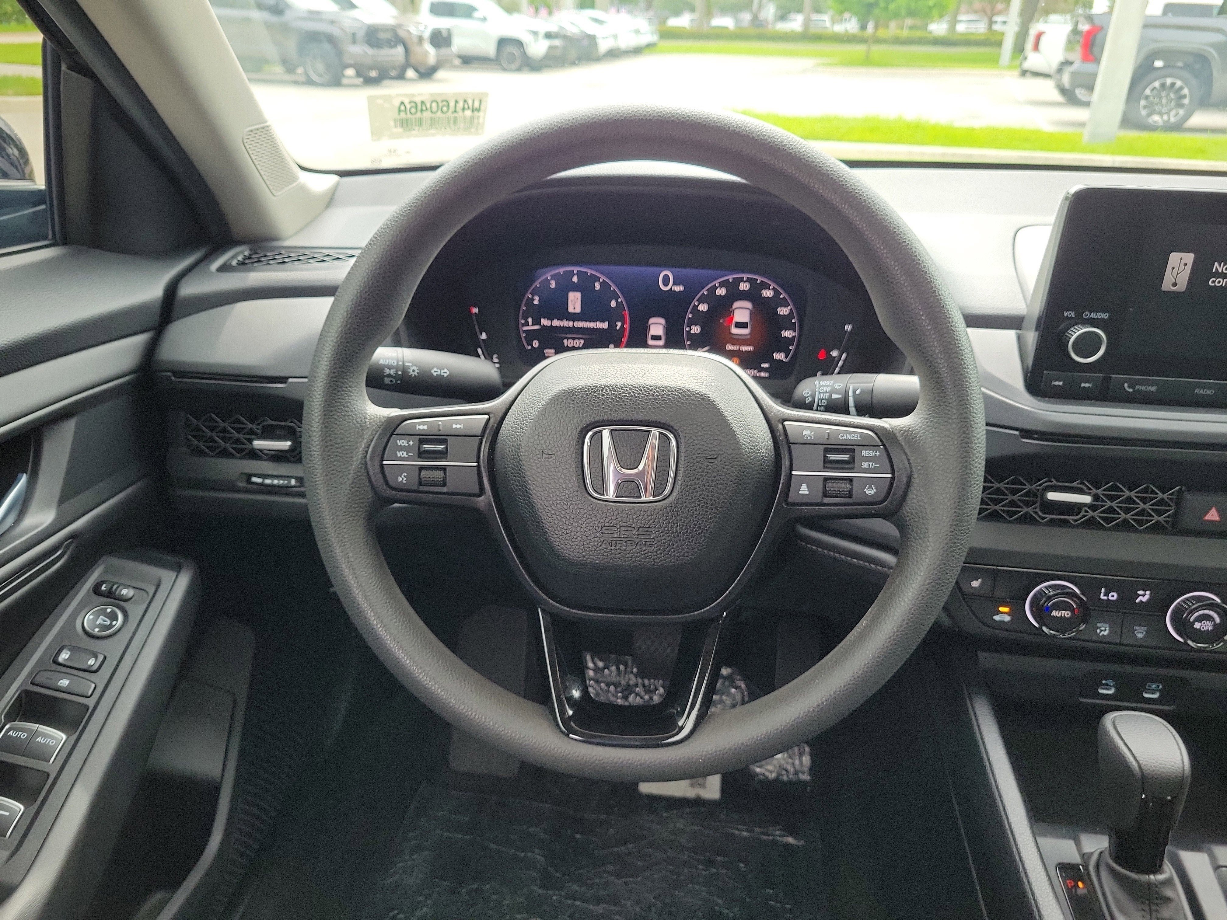 Used 2025 Platinum White Pearl Honda SE image 15