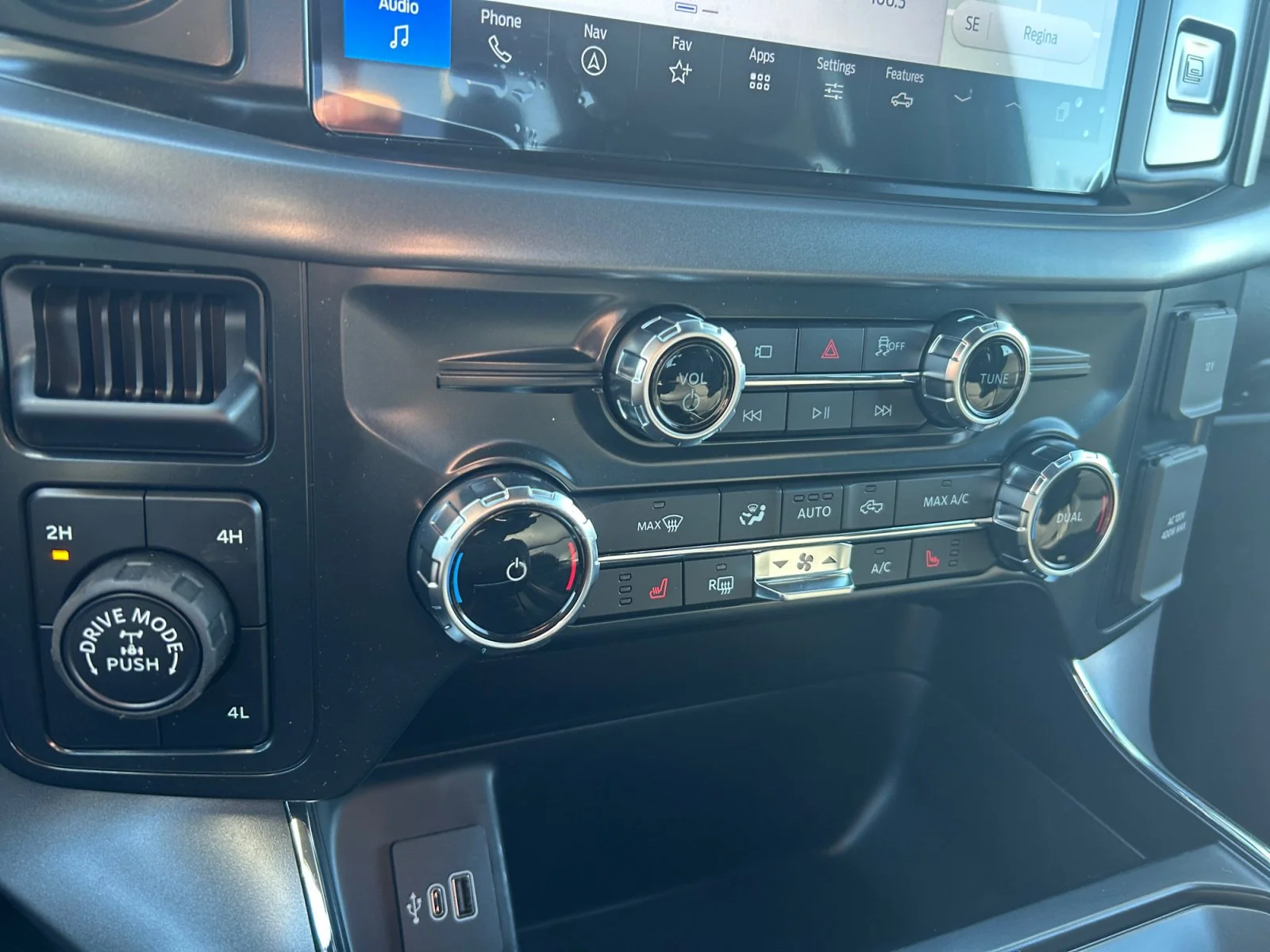 New 2026 Agate Black Metallic Ford XLT image 22