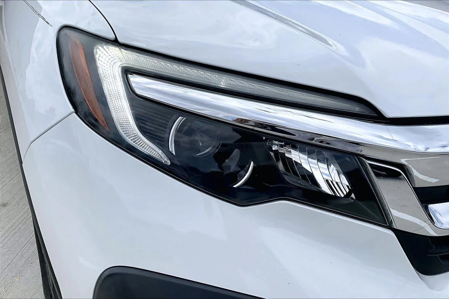 Used 2020 Platinum White Pearl Honda EX-L image 27