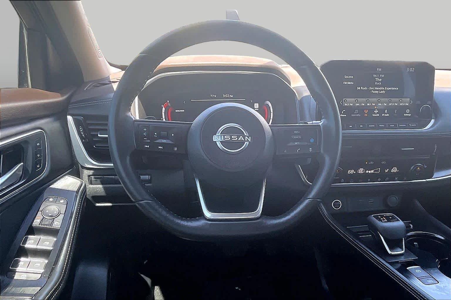 Used 2022 Boulder Gray Pearl/Super Black Nissan Platinum image 6