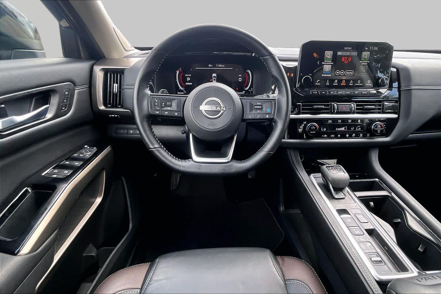 Used 2025 Super Black Nissan Platinum image 6