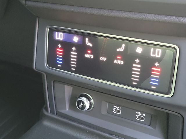 Used 2024 Nero Noctis Metallic Lamborghini S image 28