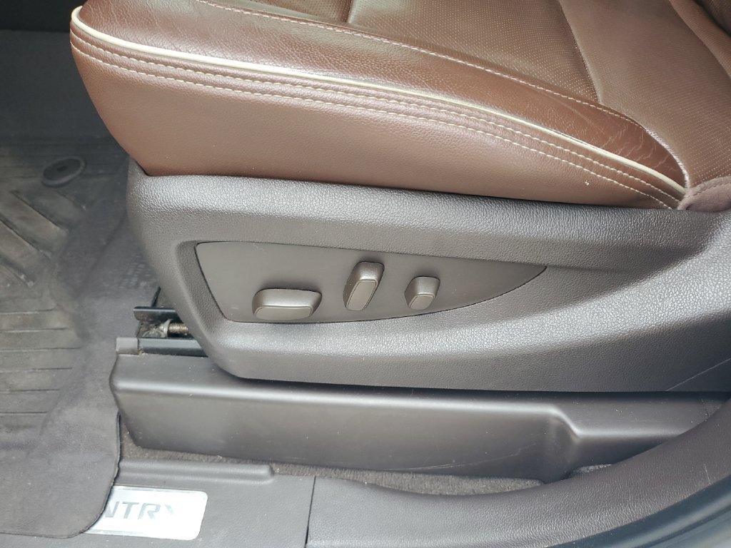 Used 2019 SUMMIT WHITE Chevrolet High Country image 15