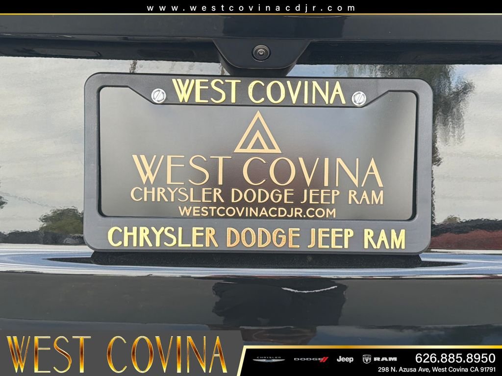 New 2026 Diamond Black Crystal Pearl-Coat Exterior Paint Jeep Altitude image 22