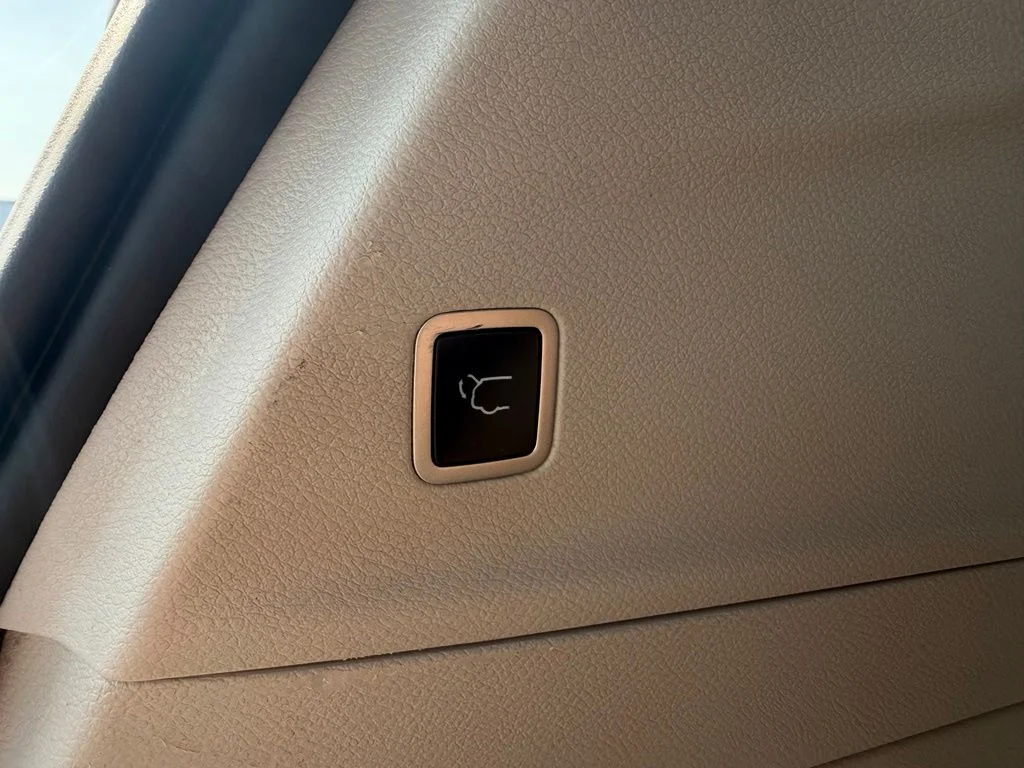 Used 2023 Silver Chrysler LX image 7