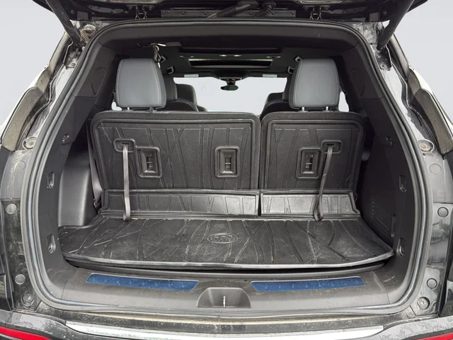 Used 2023 Black Buick Essence image 35