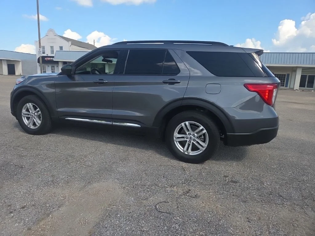 Certified Used 2023 Gray Ford XLT image 7