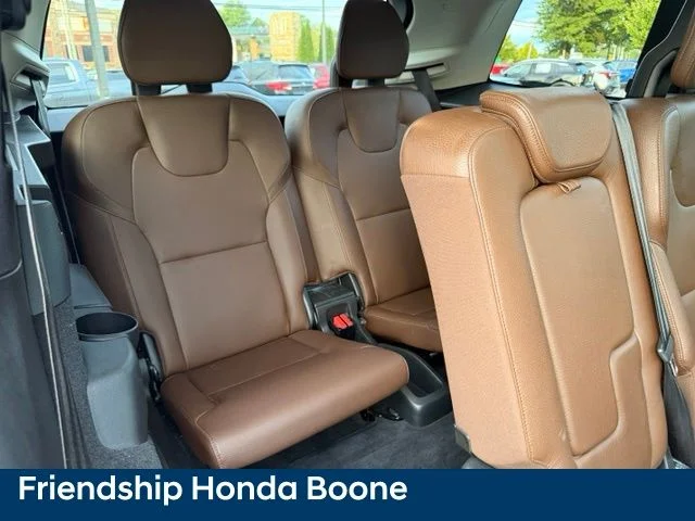 Used 2019 White Volvo T6 Momentum image 46