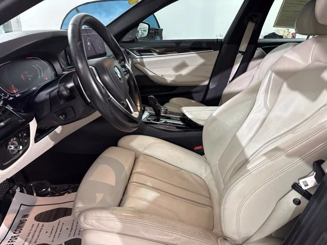 Used 2021 Gray BMW 530i xDrive image 20