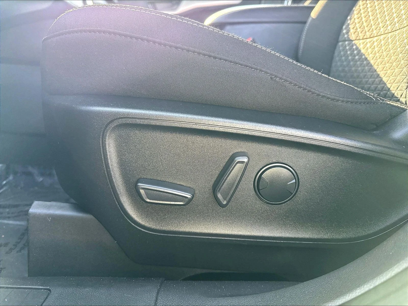 Used 2023 Silver Metallic Ford Active image 40