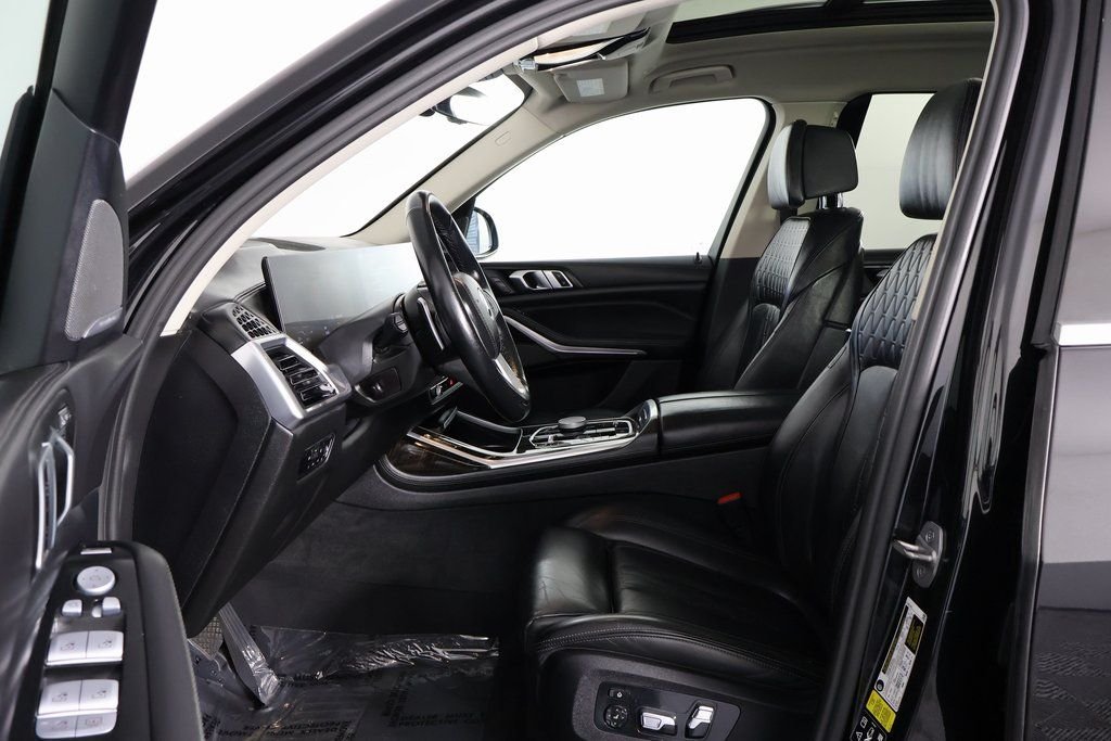 Used 2023 Black BMW xDrive40i image 10