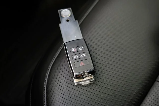 New 2026 Santorini Black Land Rover SE image 76