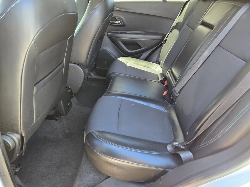 Used 2016 Summit White Chevrolet LT image 8