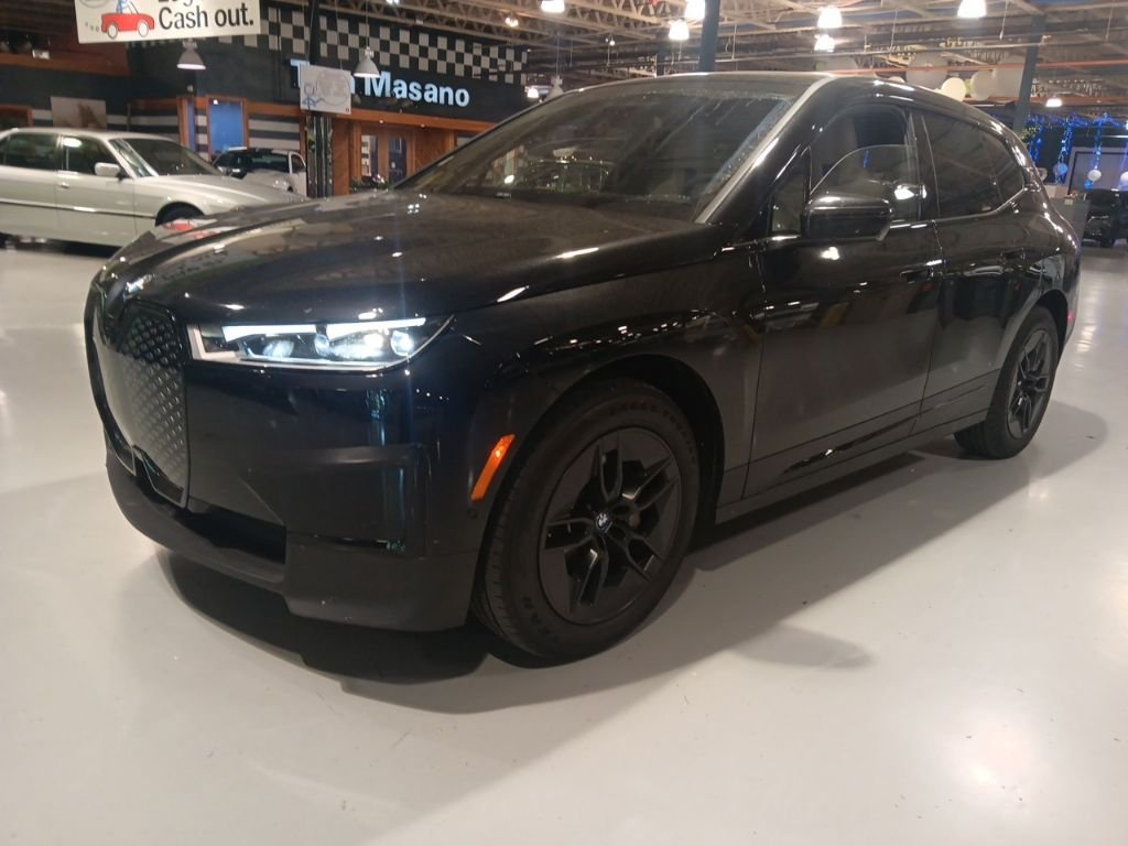 2024 BMW iX xDrive50's photo