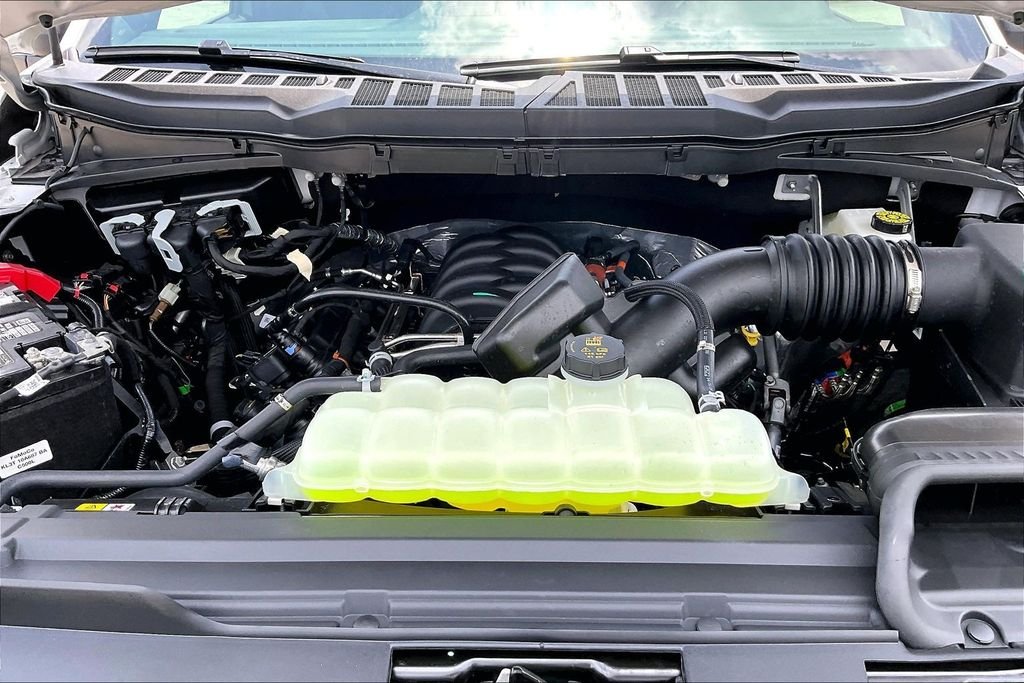 New 2026 Avalanche Ford XLT image 9
