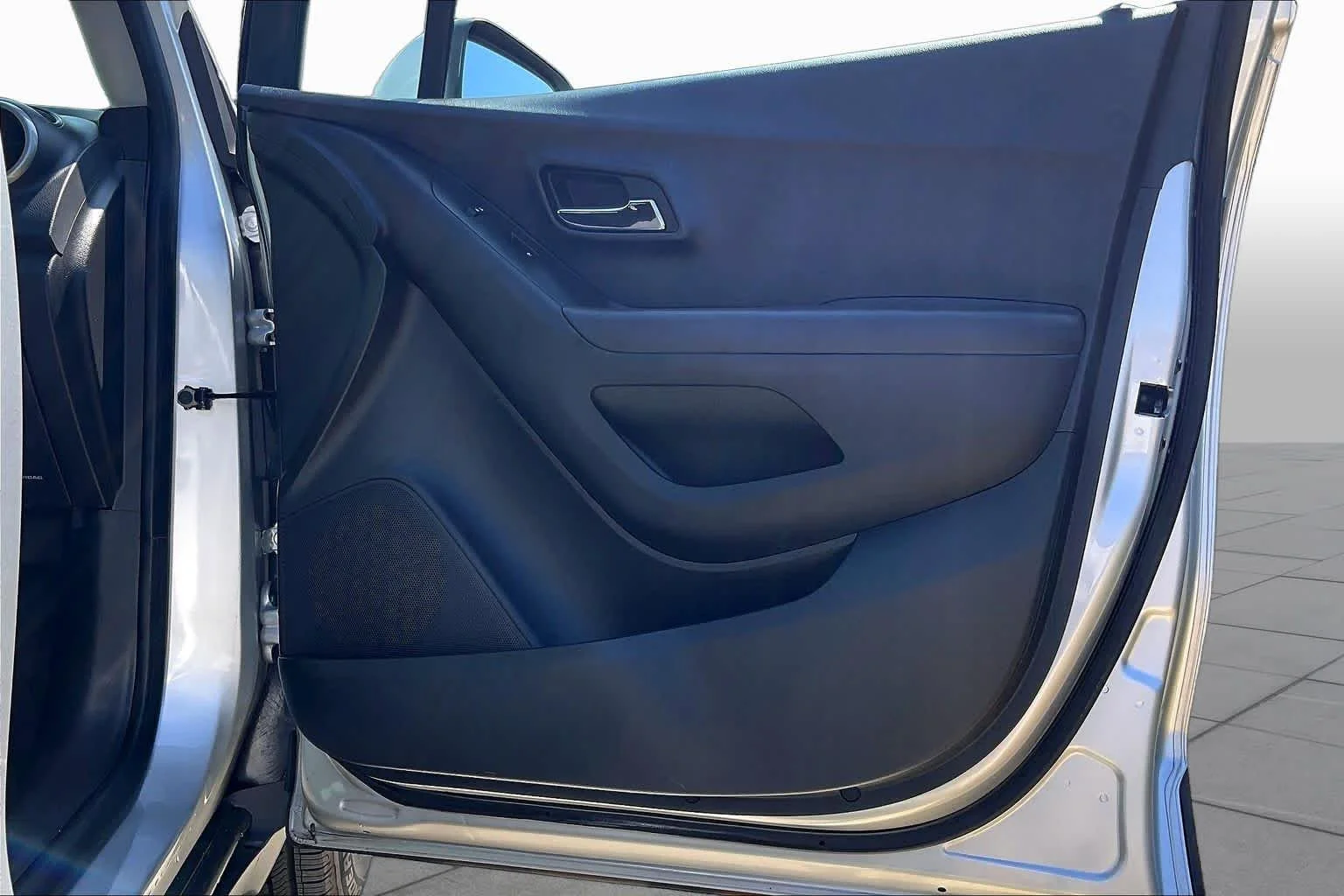 Used 2016 Silver Ice Metallic Chevrolet LS image 22