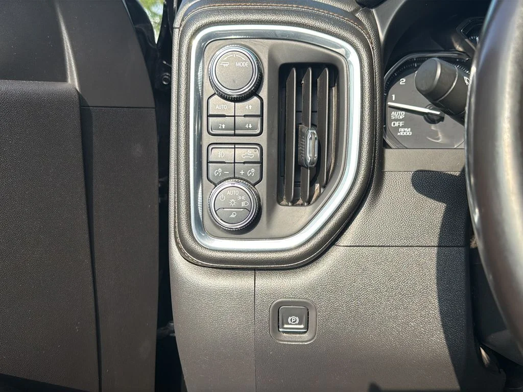 Used 2021 Black GMC AT4 image 27