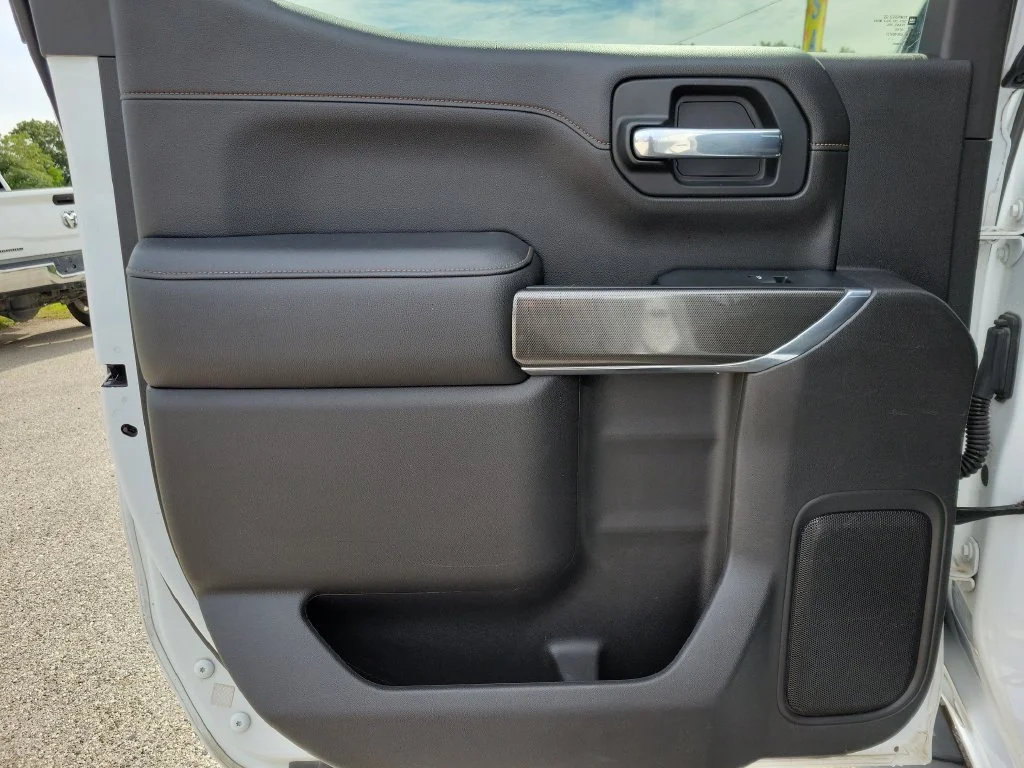 Used 2021 White GMC AT4 image 11