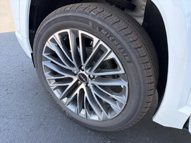 New 2027 Glacier White Tricoat GMC Denali image 30