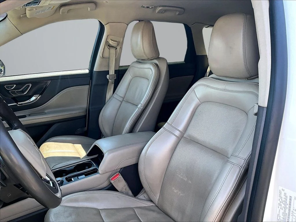 Used 2022 White Lincoln Reserve image 25