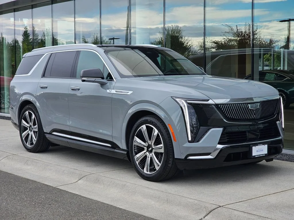 New 2026 Luna Metallic Cadillac Luxury image 7