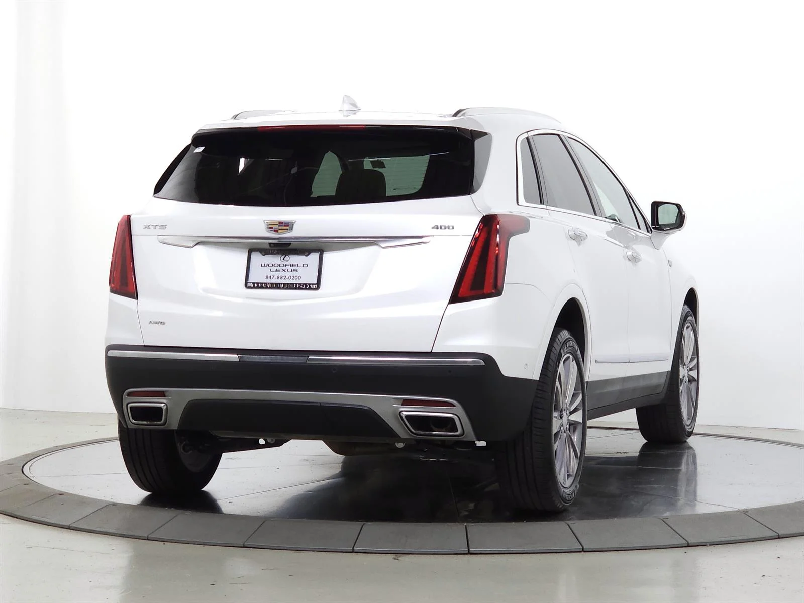 Used 2025 White Cadillac Premium Luxury image 11